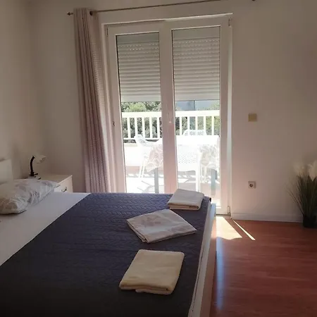 Apartmán With Wifi - 20727 *