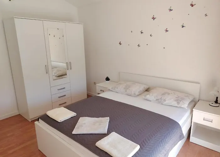 Apartment With Wifi - 20727 Makarska
